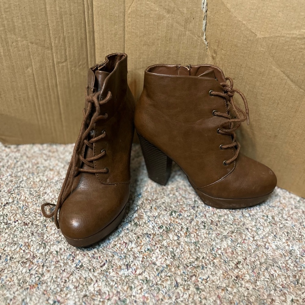 Womens Lace Up Heeled Boots
